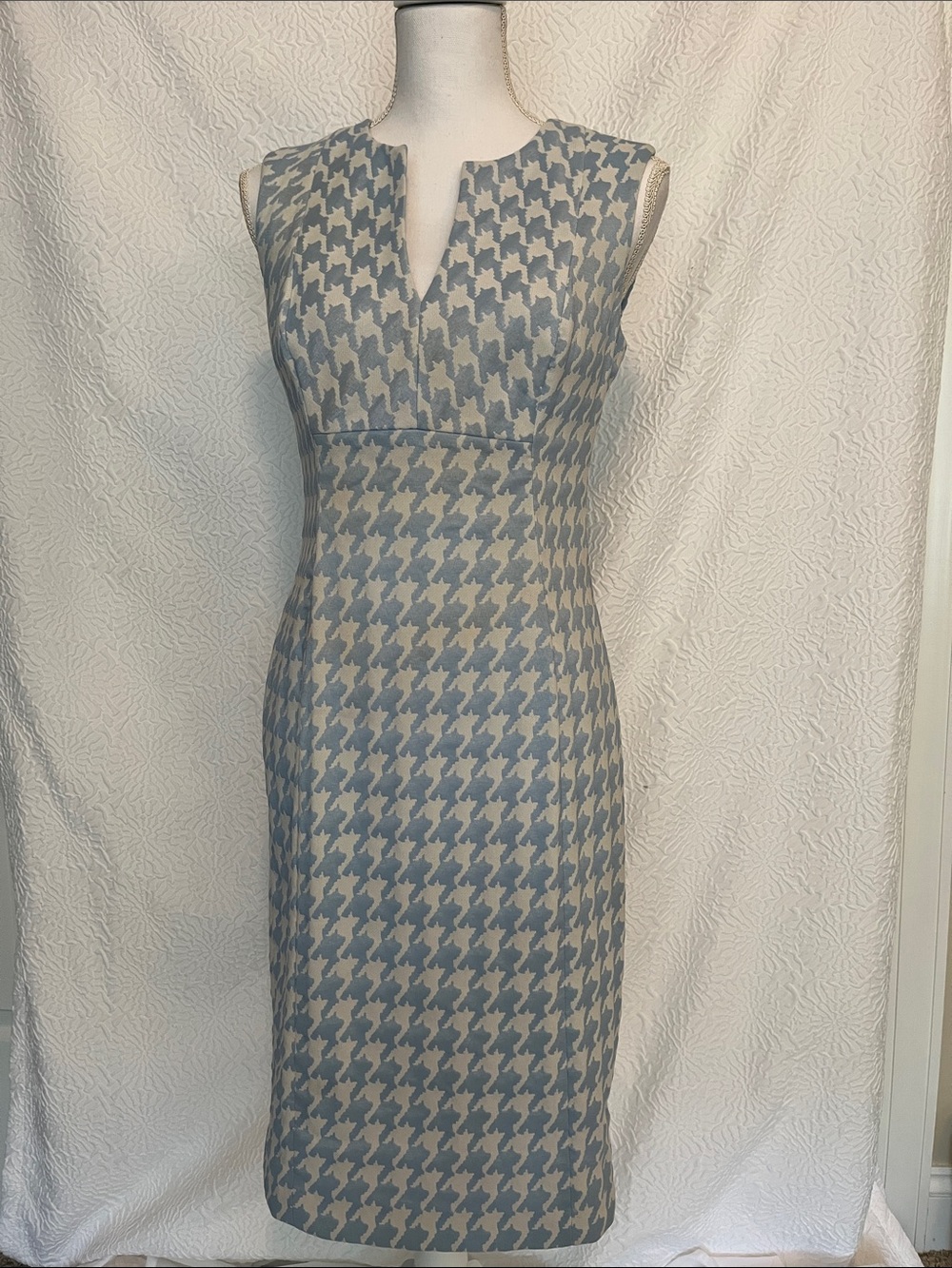 Calvin Klein Light Blue and Cream Houndstooth Sleeveless Midi Dress